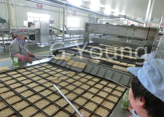 Китай 240 000 машина зажаренная роликом сумки тортов 900мм лапши быстрого приготовления 65-80г/торт поставщик